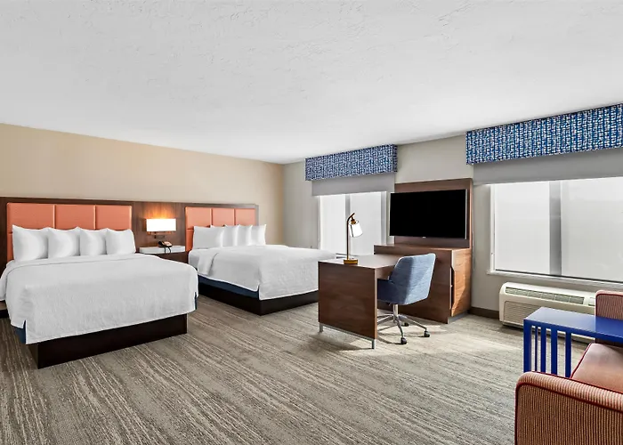 Hampton Inn & Suites Farmington